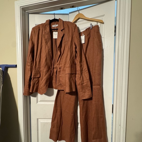Hanifa Brown Linen Suit Classic Tailored Design - Picture 4 of 6